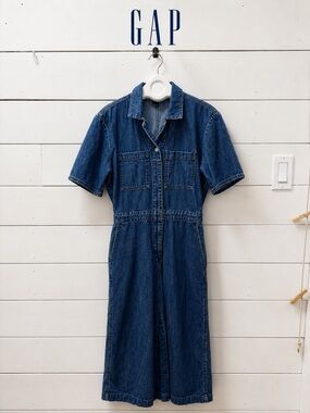 GAP Denim Utility Jumpsuit – Medium Wash Blue – Size 8